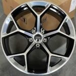 Lot de 4 jantes 19" au style AUDI RS6, offrant robustesse, design sportif et compatibilité avec de nombreux modèles Audi : A3, A4, A5, A6, A7, A8, Q2, Q3, Q4, Q5, Q6, TT et versions S/S3-S7