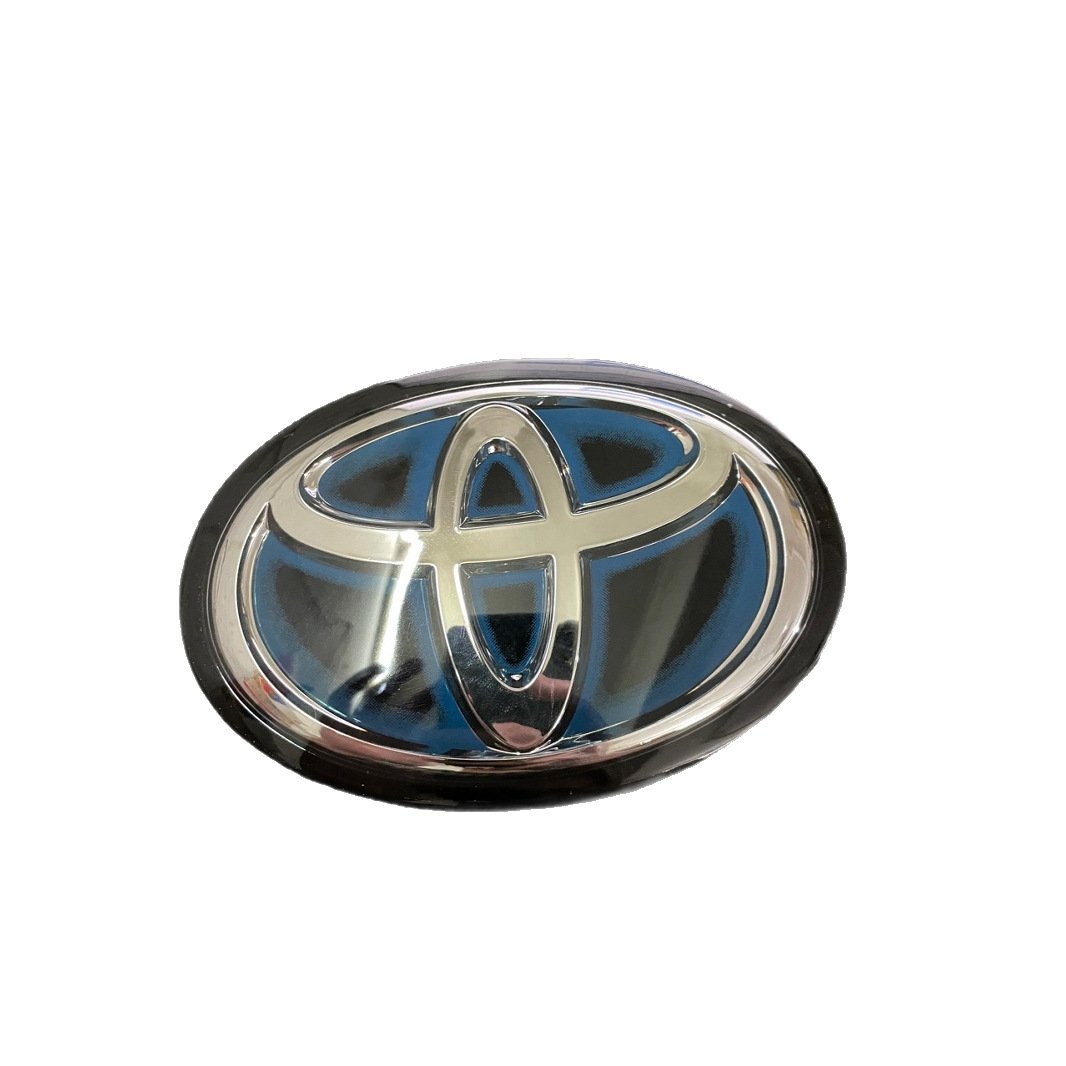 Donnez un look moderne et élégant à votre Toyota Corolla avec cet emblème de calandre avant bleu d’origine TOYOTA, référence constructeur 90975-02136. Conçu pour les modèles Corolla hybrides récents, il s’intègre parfaitement à la calandre et respecte toutes les spécifications d’usine. Pièce neuve, authentique, idéale pour remplacer un logo abîmé ou personnaliser la face avant de votre véhicule tout en conservant la qualité et la fiabilité d’origine TOYOTA